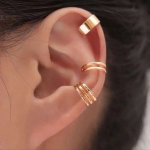 3 for $35🌟 3 piece gold cartilage earrings🌟🌟
